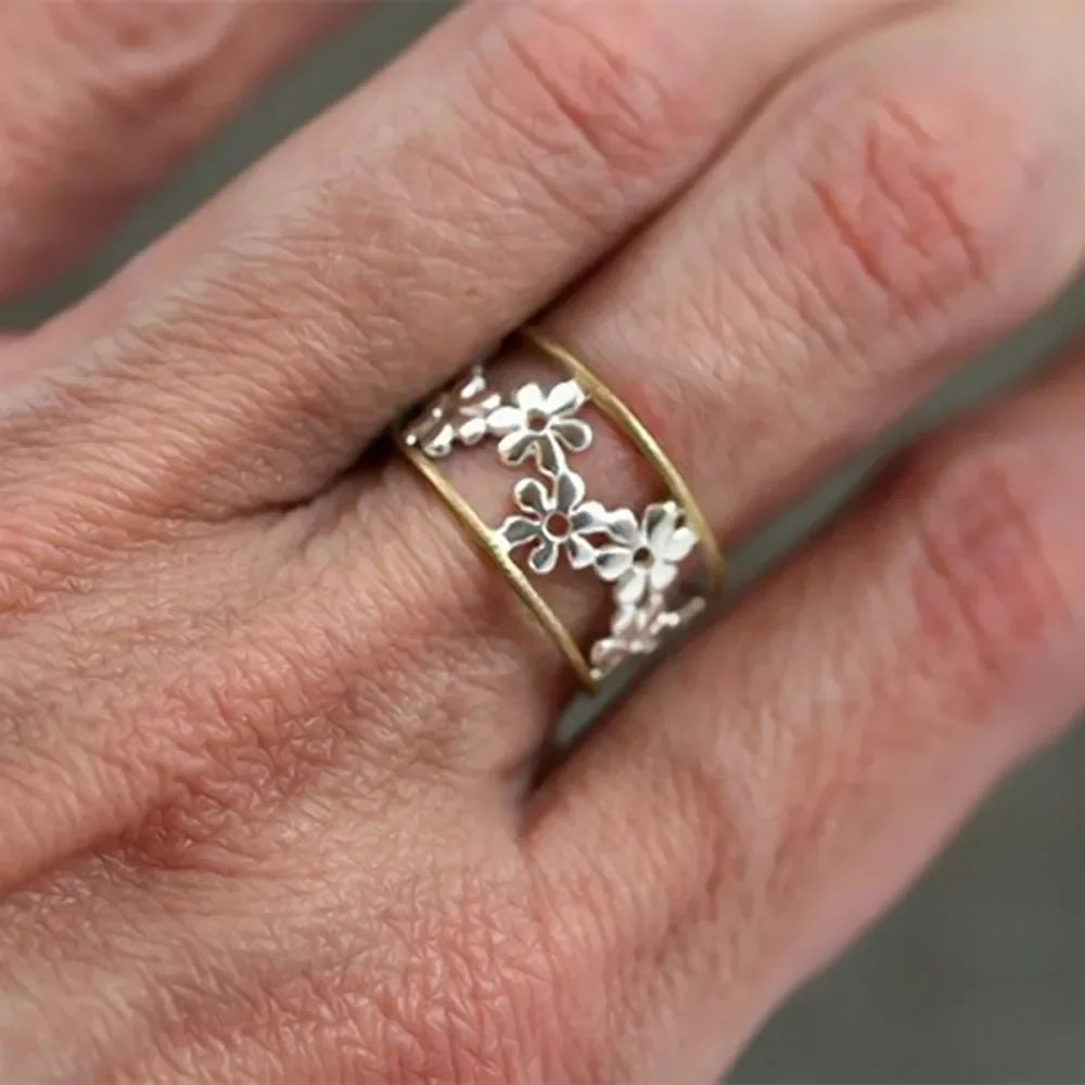 Vintage Gold and Silver Flower Ring