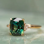 Vintage-Inspired Green Gemstone Gold Ring