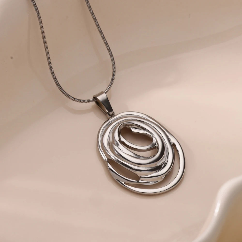 Hollow Geometric Oval Necklace in Gold and Silver