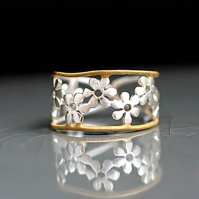 Bliss – Adjustable Daisy Ring