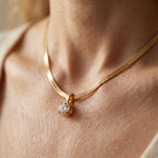 Elegant Gold Rhinestone Pendant Necklace